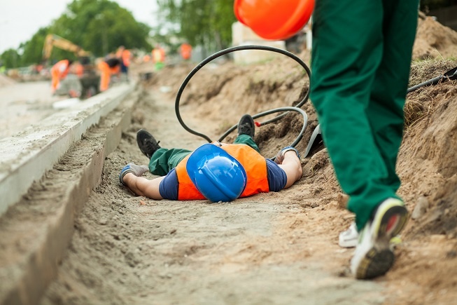 shutterstock_unconscious lone worker.jpg